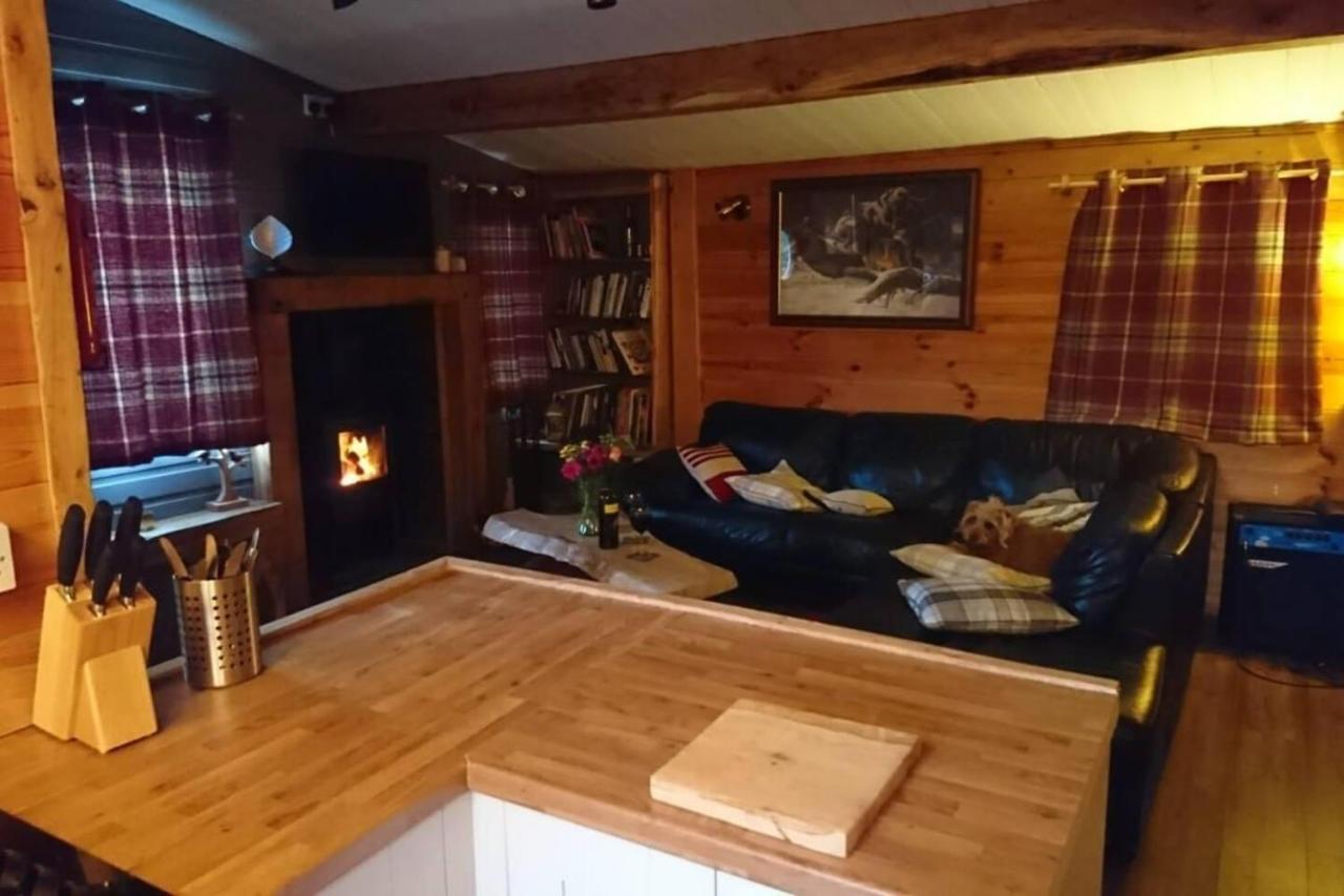 Charming 2-Bed Cabin In سوتون كولدفيلد المظهر الخارجي الصورة