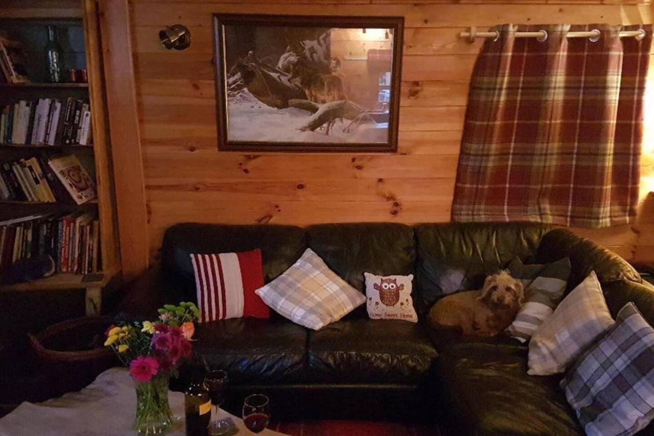 Charming 2-Bed Cabin In سوتون كولدفيلد المظهر الخارجي الصورة